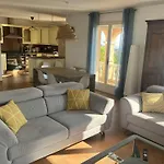 Villa Moderne 3 Avec Piscine Et Climatisation - Fr-1-768-131