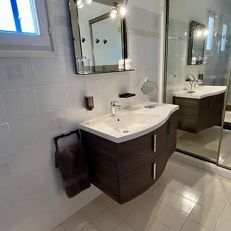 Moderne 3 Avec Piscine Et Climatisation - Fr-1-768-131