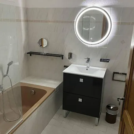 Moderne 3 Avec Piscine Et Climatisation - Fr-1-768-131